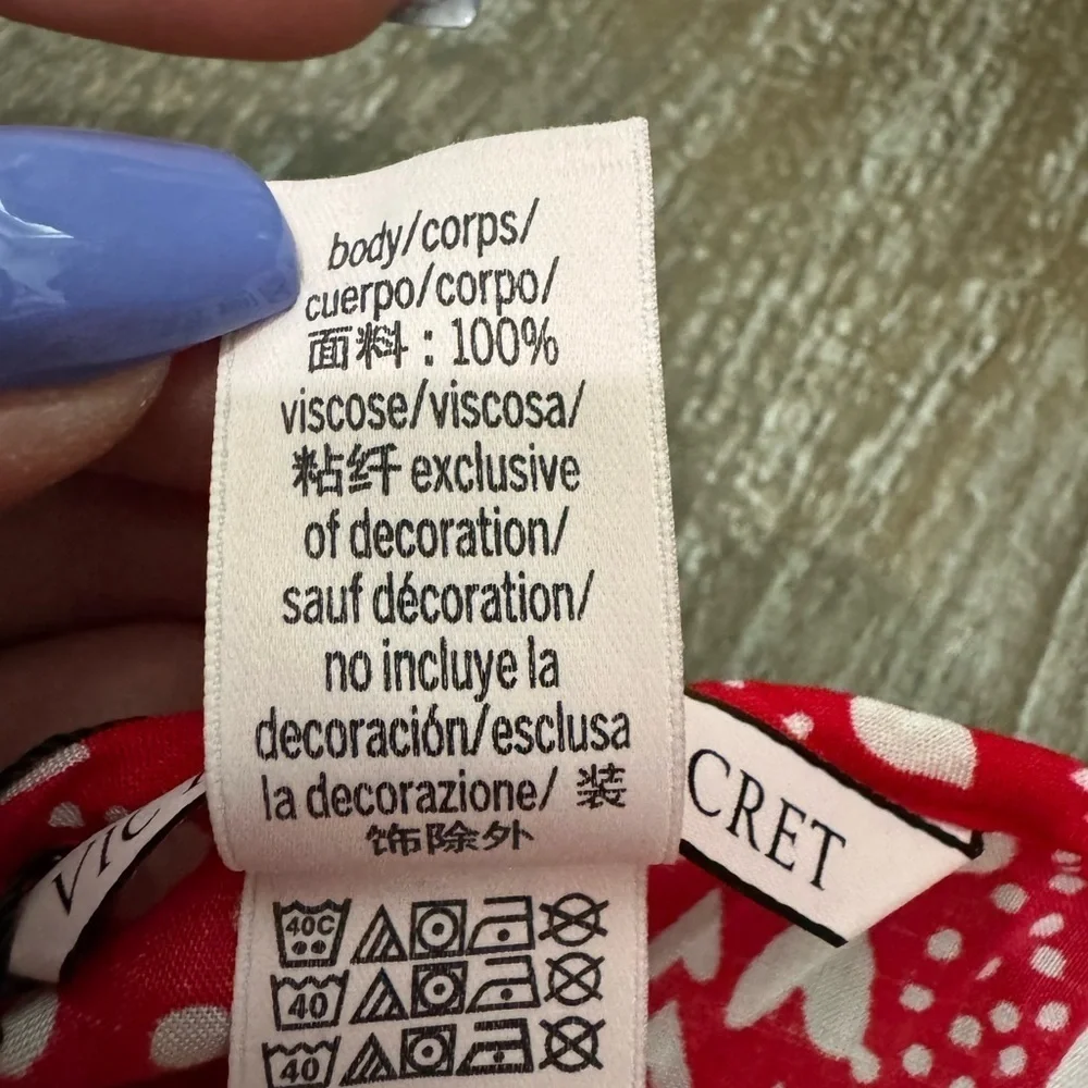 Victoria’s Secret heart cover up, NWT